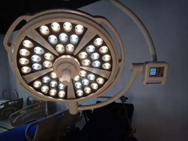 Beste koop Medische levering chirurgische plafond gemonteerde operatielamp